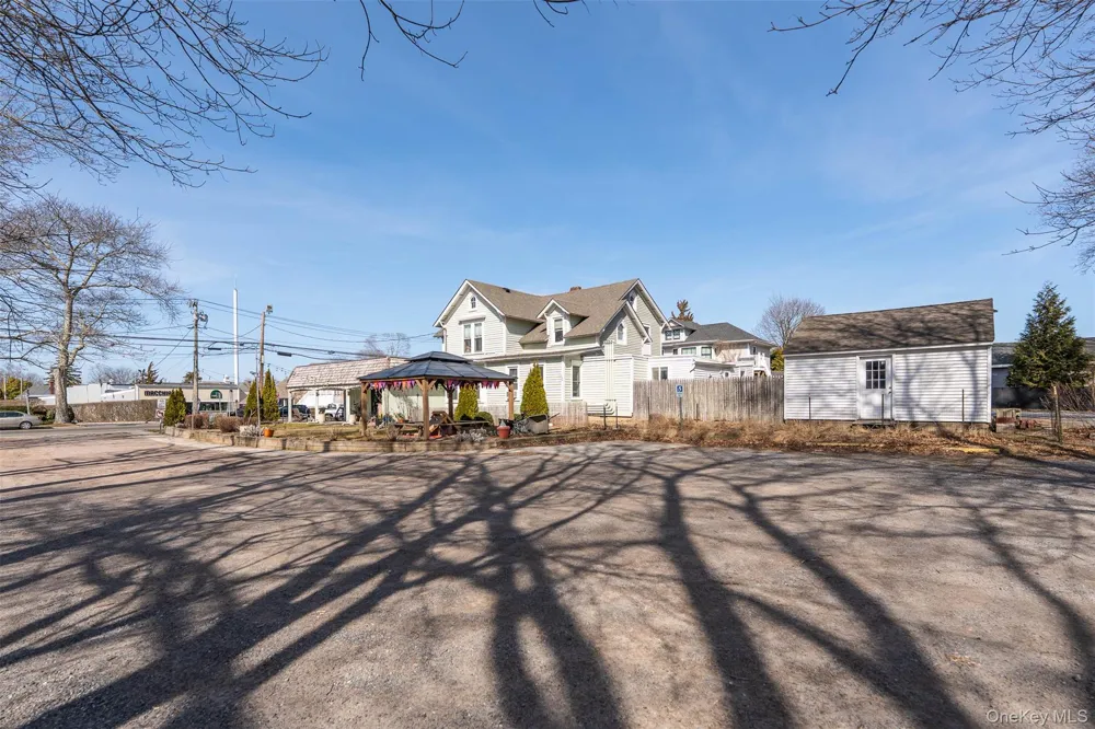13100 Main Rd Mattituck, NY 11952