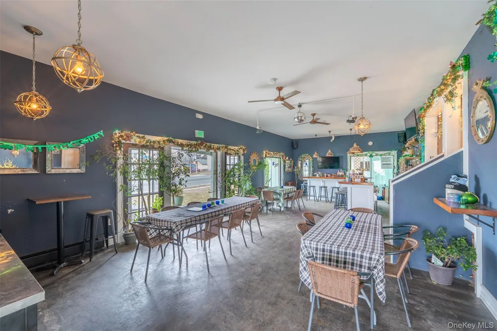13100 Main Rd Mattituck, NY 11952