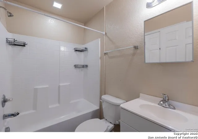 8111 Landing San Antonio, TX 78227