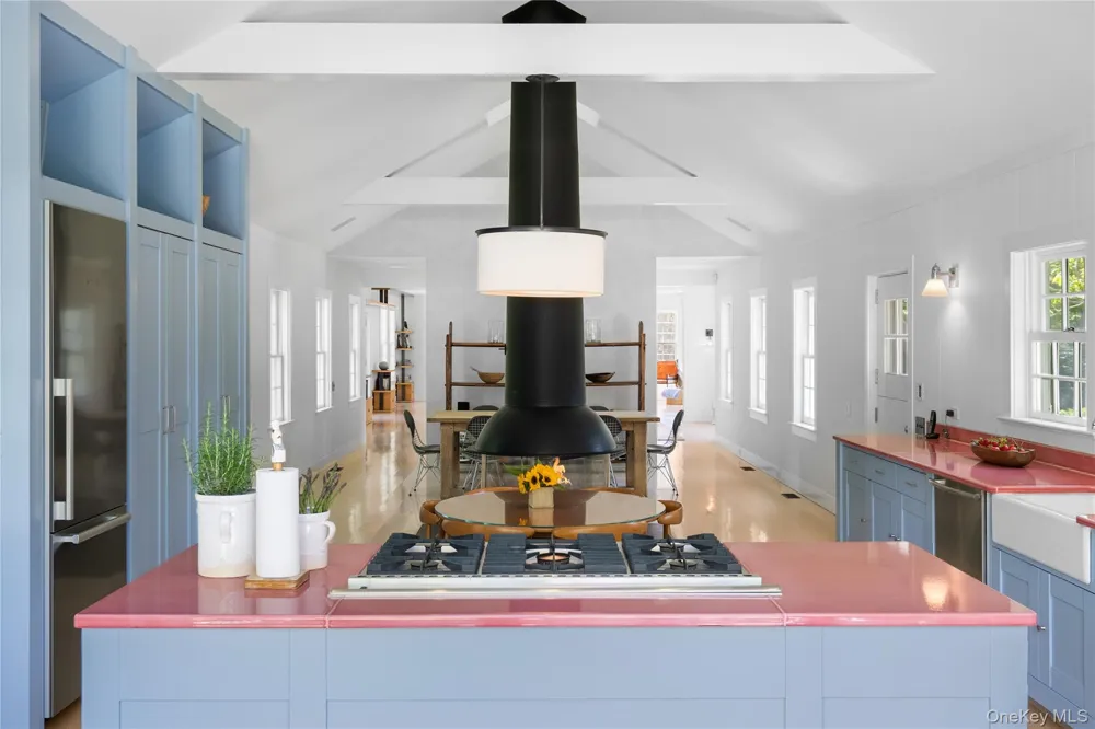 182 Church Lane Bridgehampton, NY 11932
