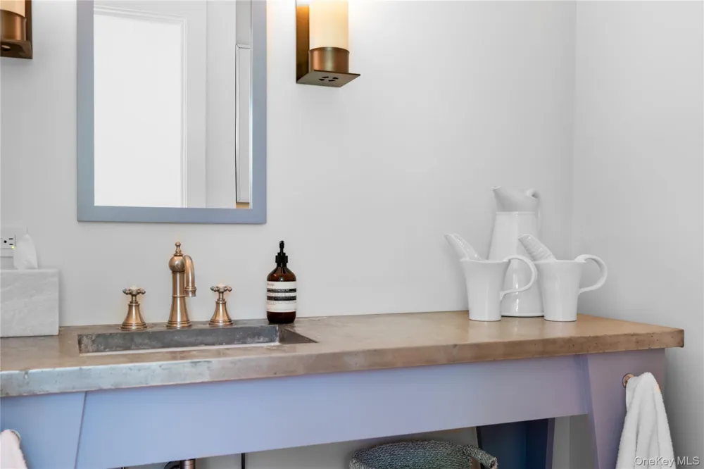 182 Church Lane Bridgehampton, NY 11932