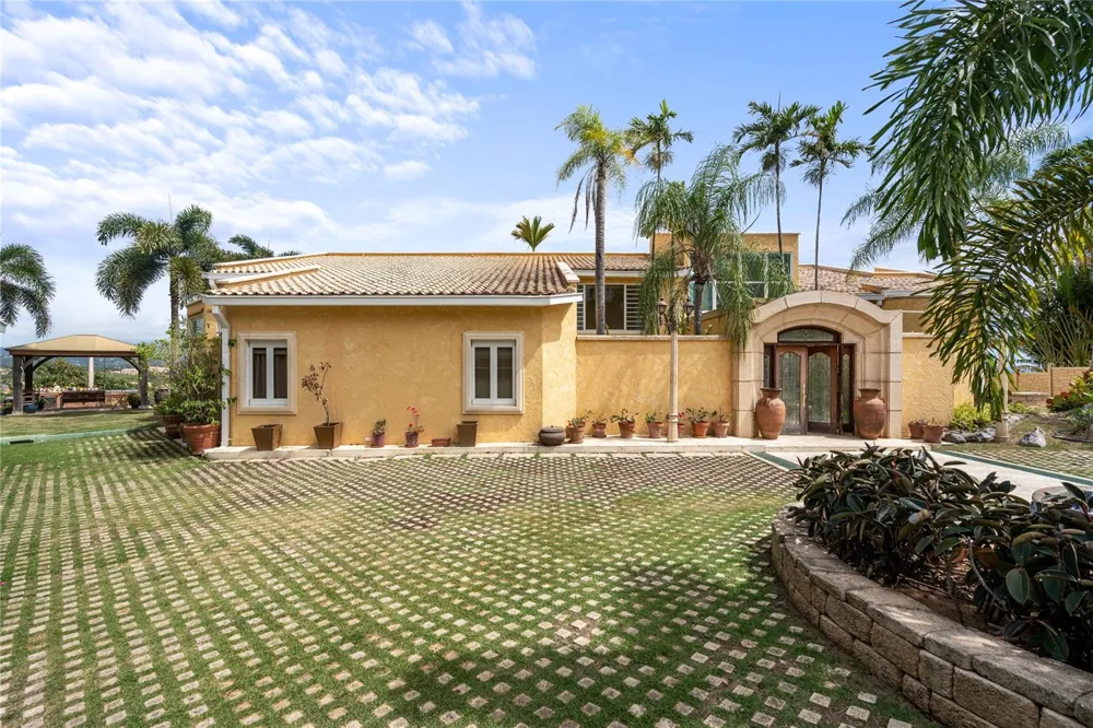 10 RIDGETOP Humacao, PR 00791