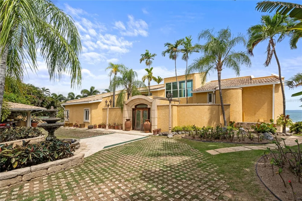 10 RIDGETOP Humacao, PR 00791