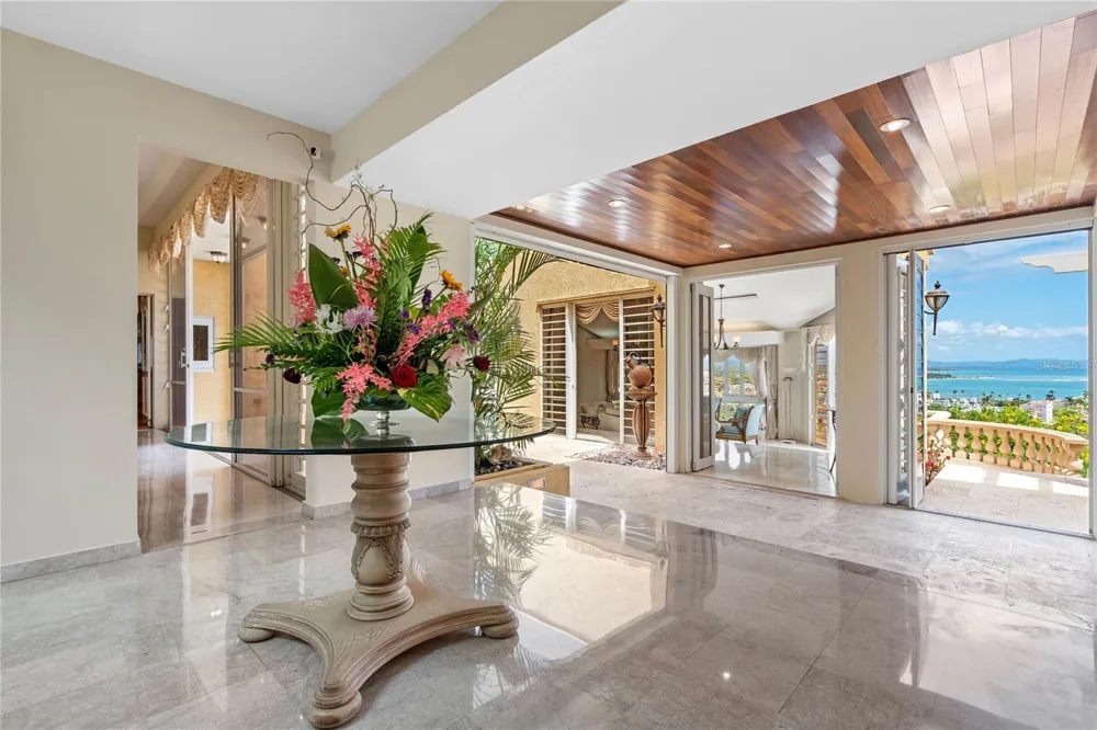 10 RIDGETOP Humacao, PR 00791