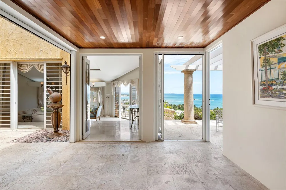 10 RIDGETOP Humacao, PR 00791