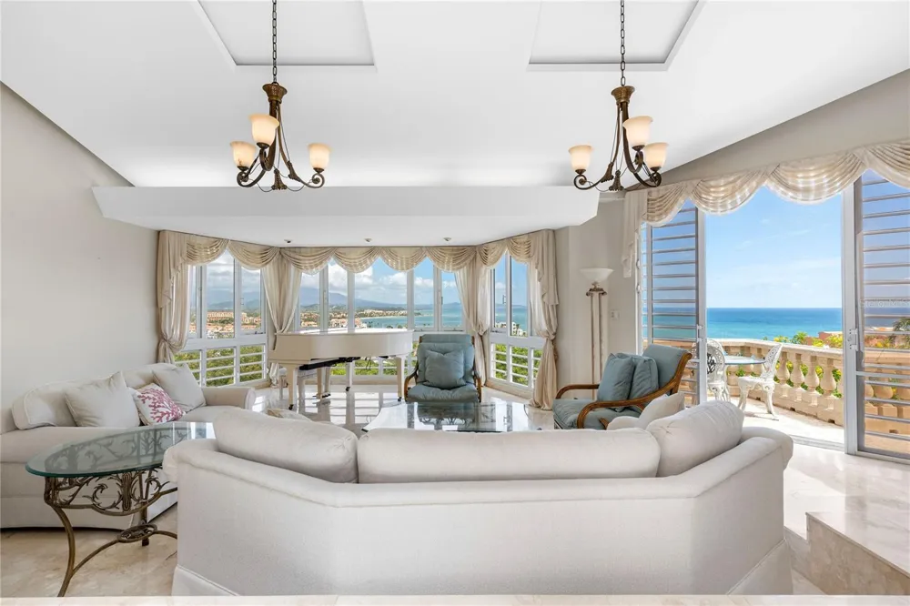 10 RIDGETOP Humacao, PR 00791
