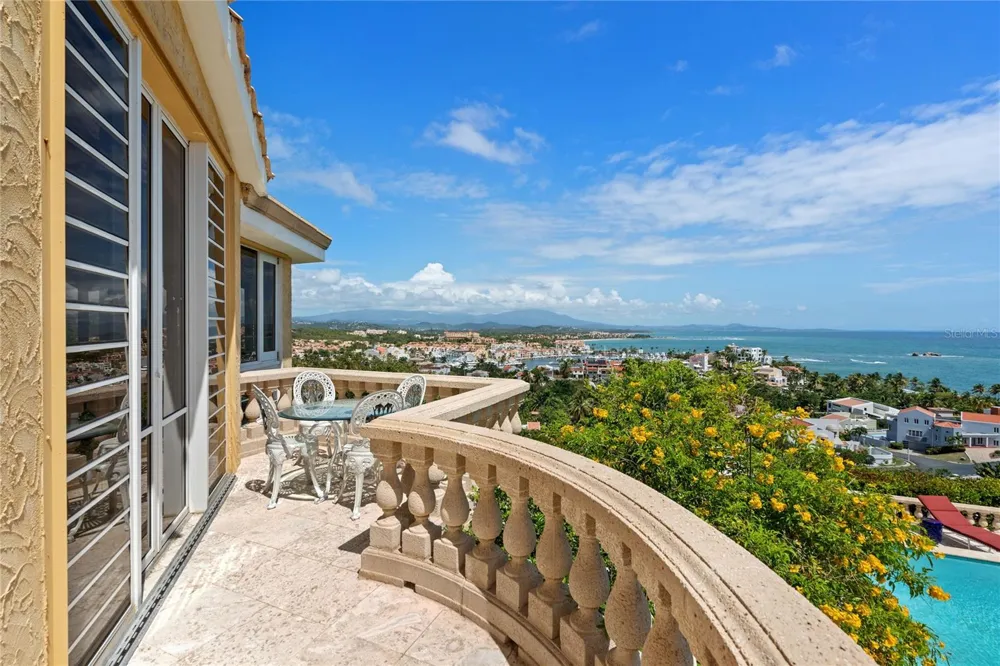 10 RIDGETOP Humacao, PR 00791
