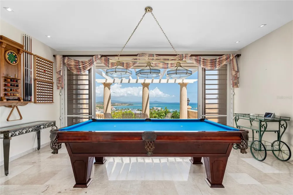 10 RIDGETOP Humacao, PR 00791