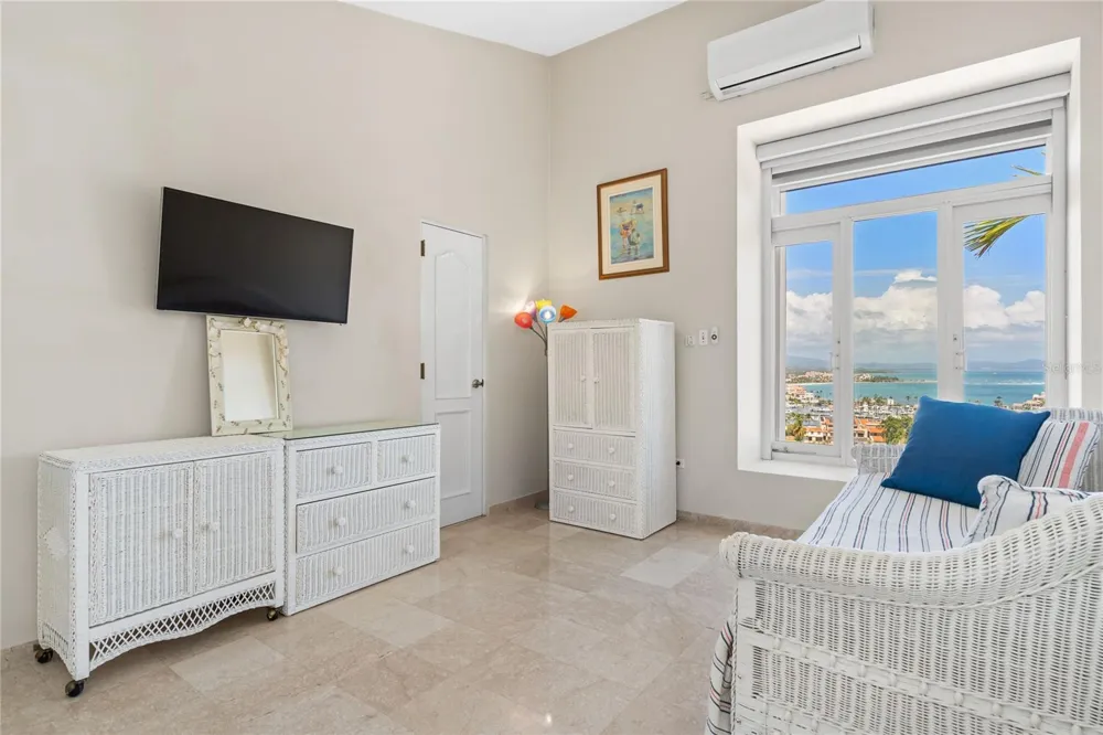 10 RIDGETOP Humacao, PR 00791