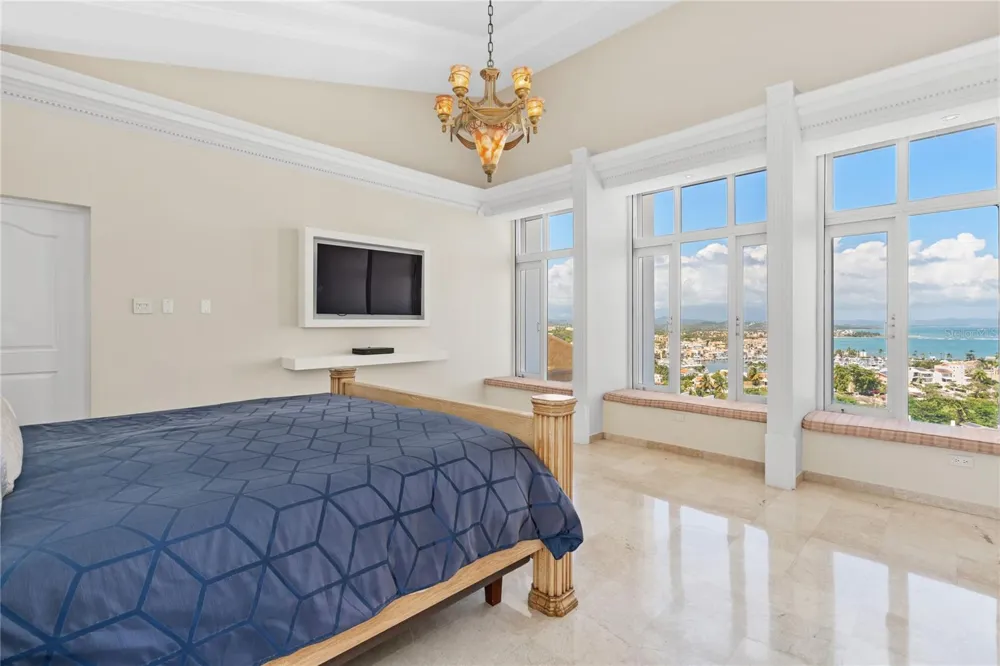 10 RIDGETOP Humacao, PR 00791