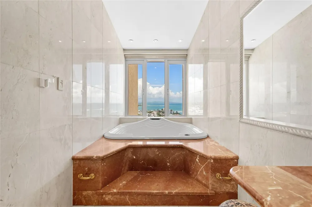 10 RIDGETOP Humacao, PR 00791