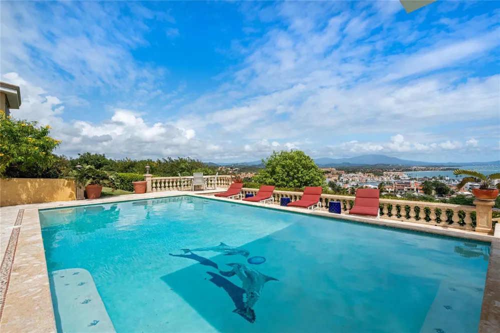 10 RIDGETOP Humacao, PR 00791