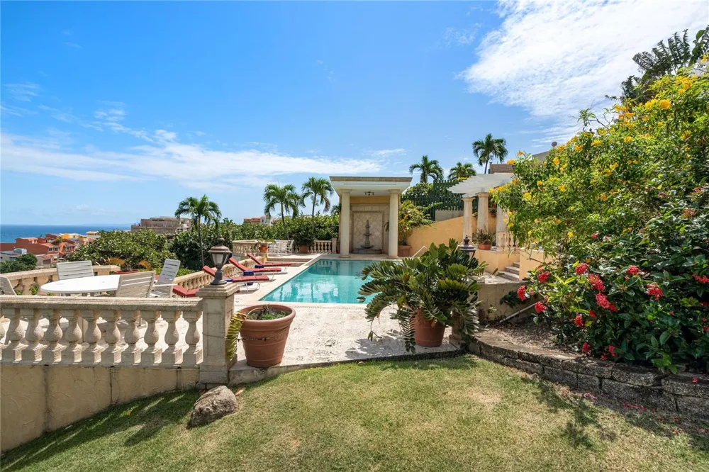 10 RIDGETOP Humacao, PR 00791