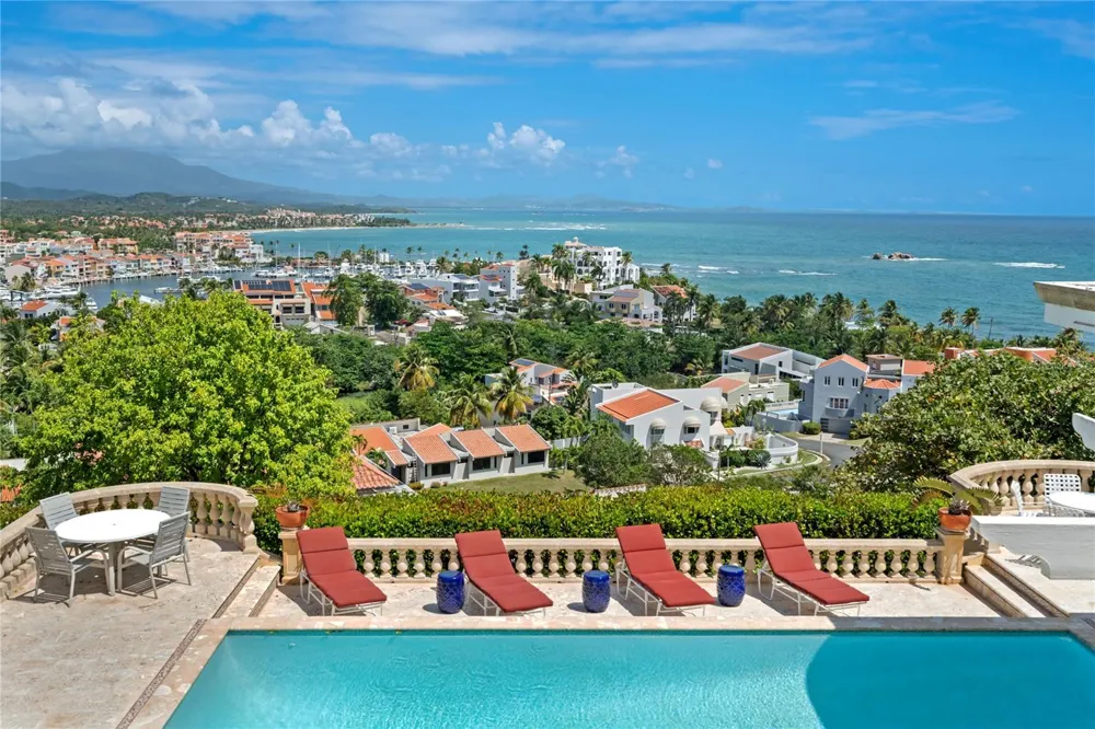 10 RIDGETOP Humacao, PR 00791