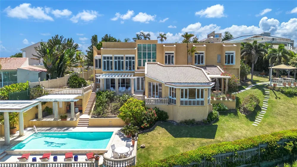 10 RIDGETOP Humacao, PR 00791