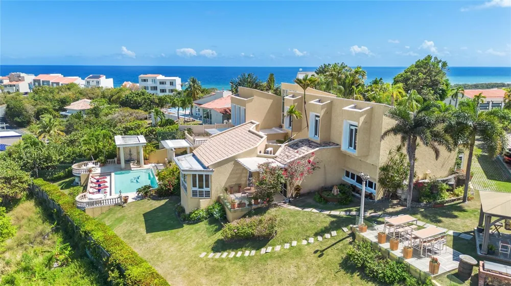 10 RIDGETOP Humacao, PR 00791