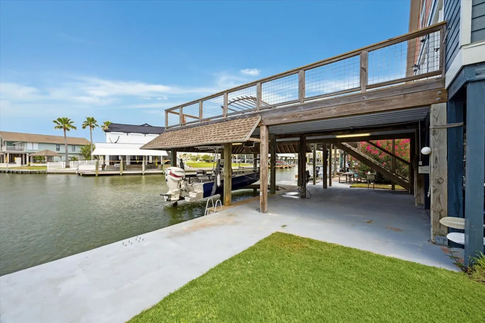 219 Bora Bora Drive Tiki Island, TX 77554
