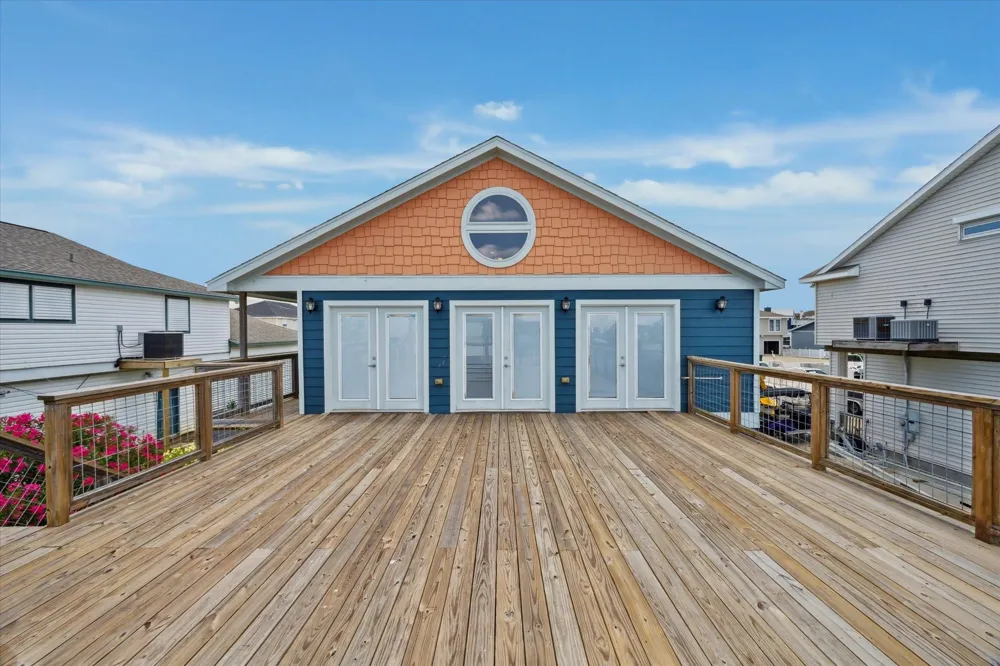 219 Bora Bora Drive Tiki Island, TX 77554