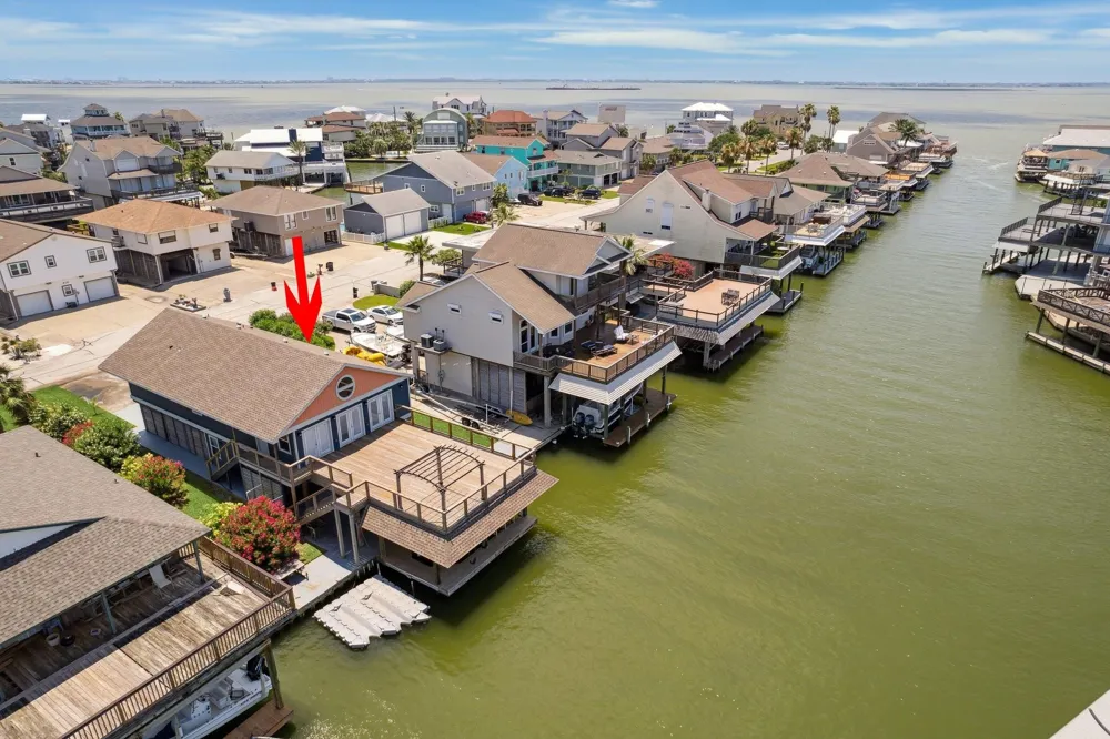 219 Bora Bora Drive Tiki Island, TX 77554