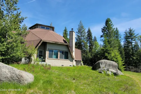 1015 Templeman Lake Road