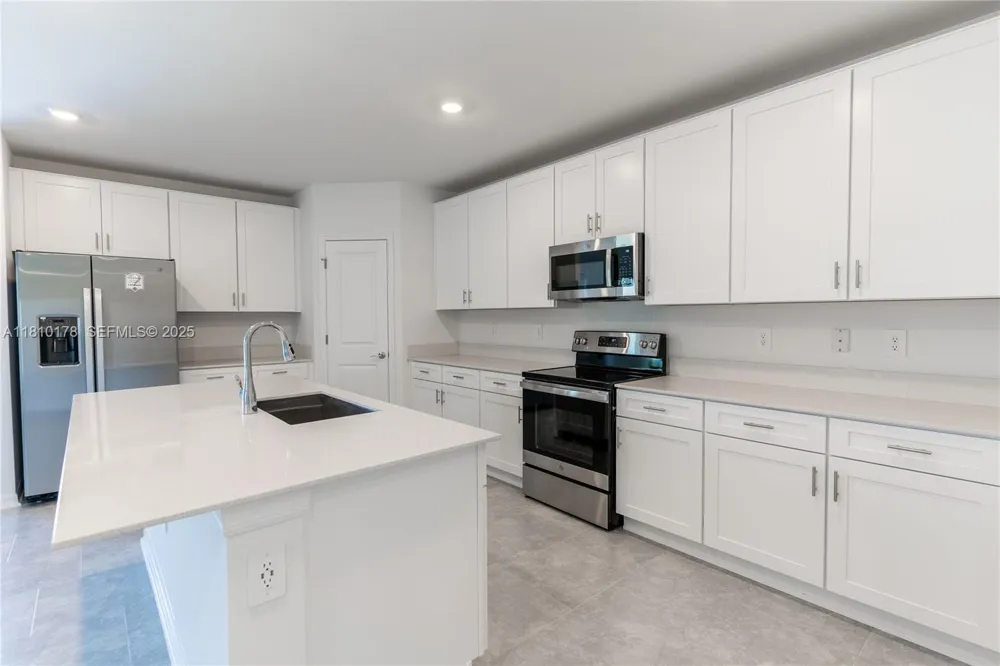 934 CATTLEMAN STREET Winter Haven, FL 33884