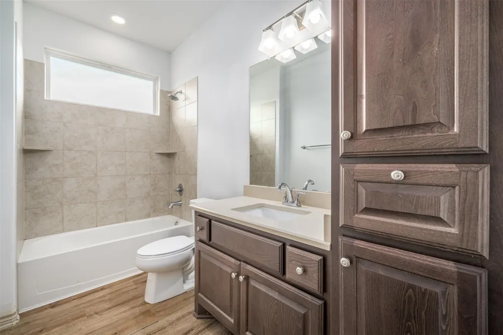 305 O'malley Road Brenham, TX 77833