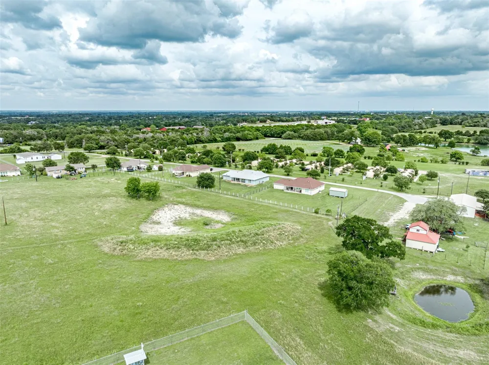 305 O'malley Road Brenham, TX 77833