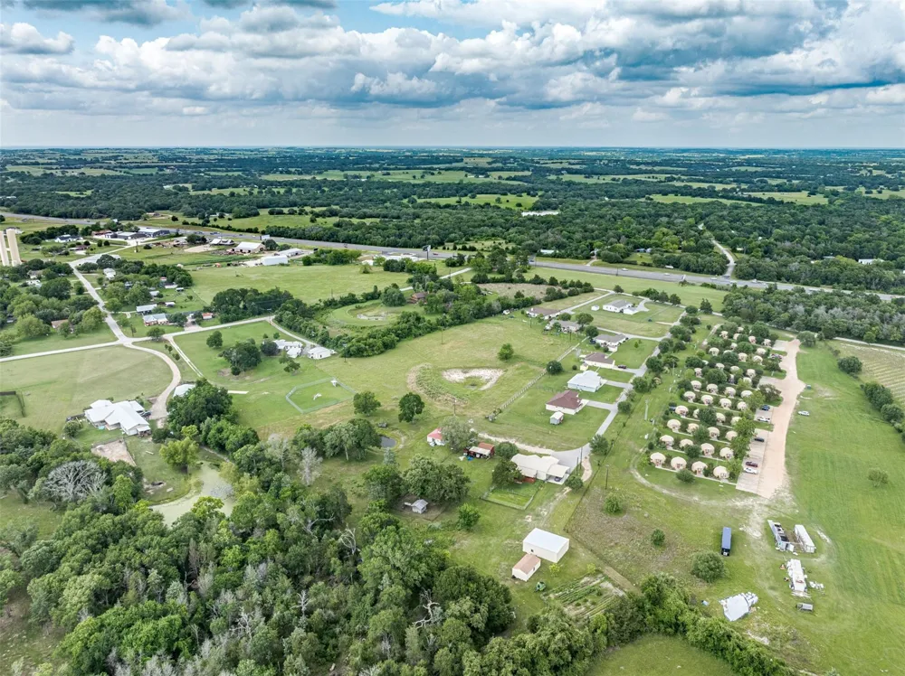 305 O'malley Road Brenham, TX 77833