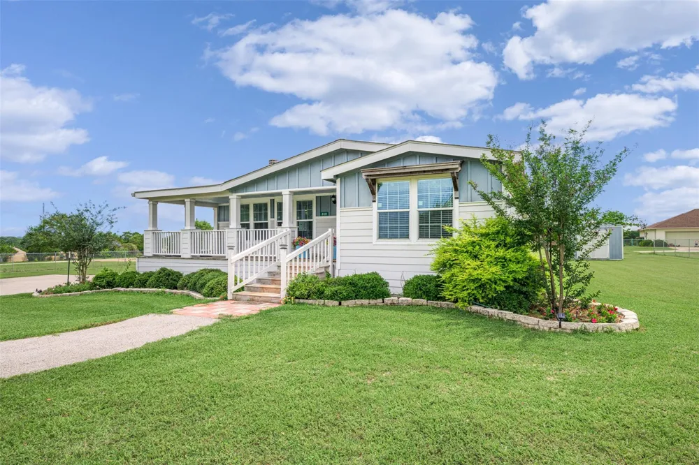 305 O'malley Road Brenham, TX 77833
