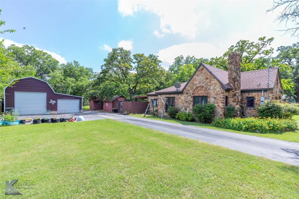 202 E Ross Street Rising Star, TX 76471