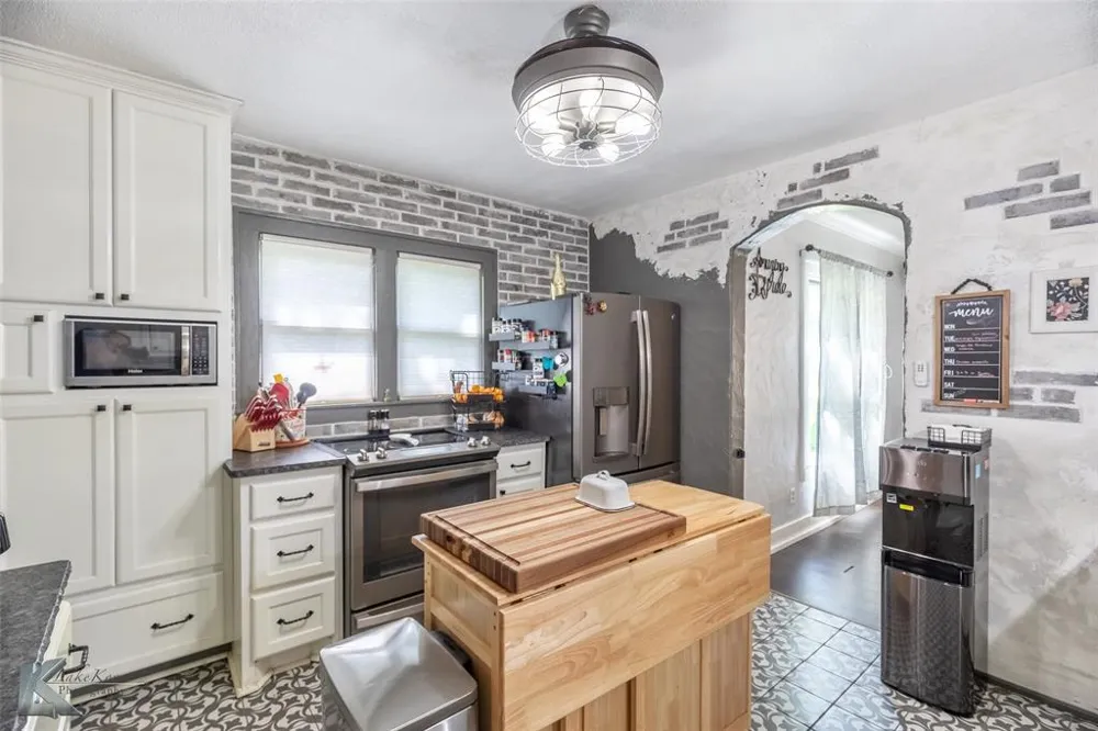 202 E Ross Street Rising Star, TX 76471