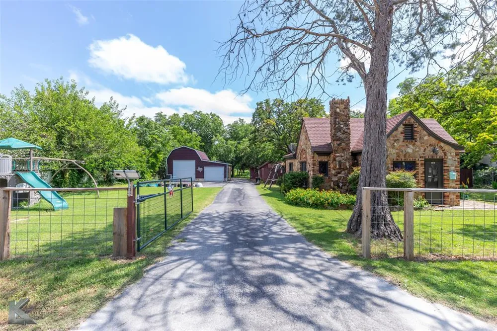 202 E Ross Street Rising Star, TX 76471
