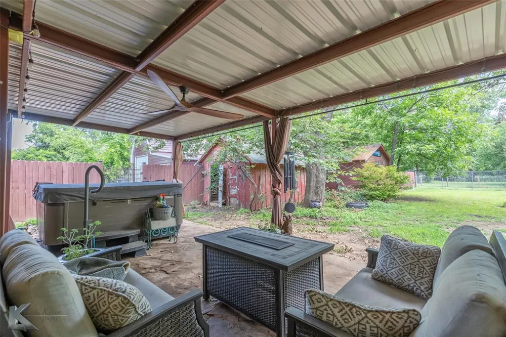 202 E Ross Street Rising Star, TX 76471
