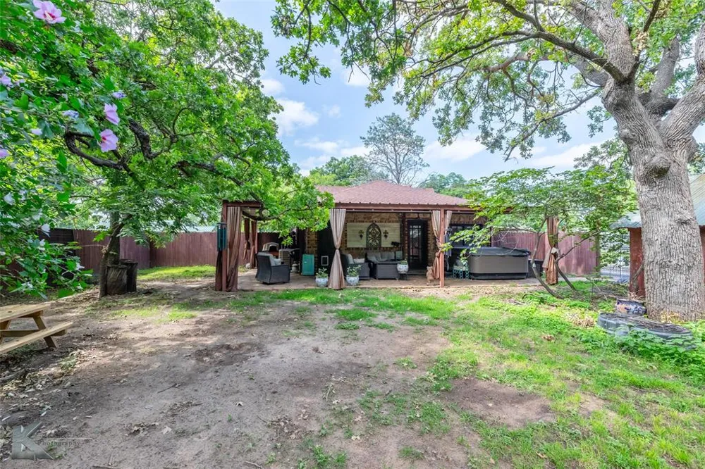 202 E Ross Street Rising Star, TX 76471