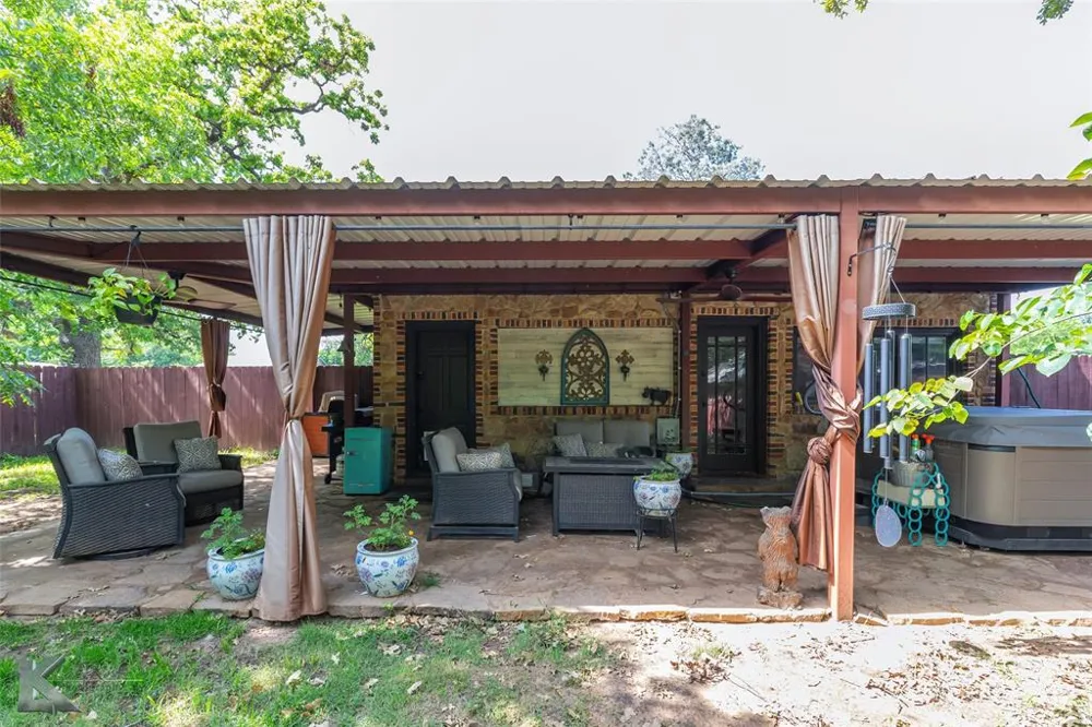 202 E Ross Street Rising Star, TX 76471