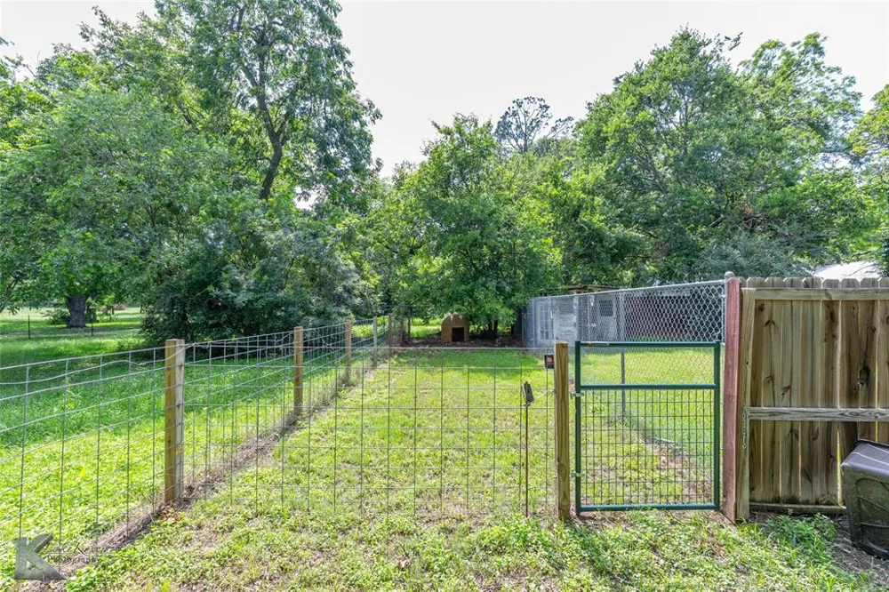 202 E Ross Street Rising Star, TX 76471