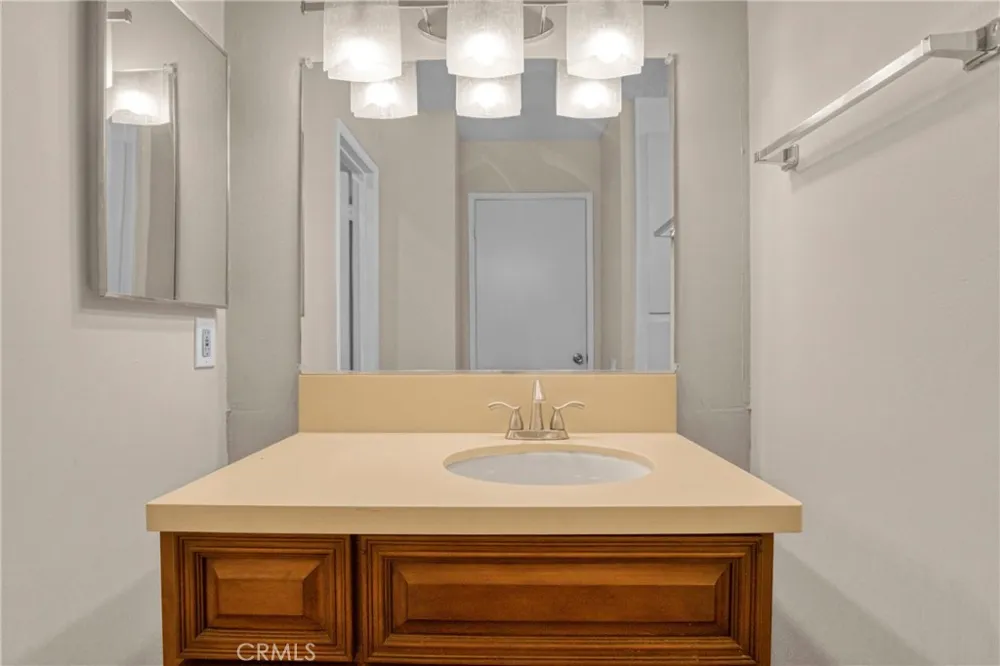 5460 White Oak Avenue #F105 Encino, CA 91316