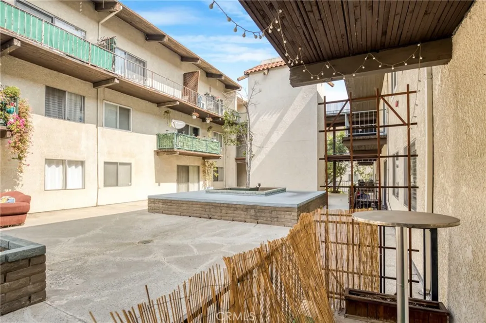 5460 White Oak Avenue #F105 Encino, CA 91316