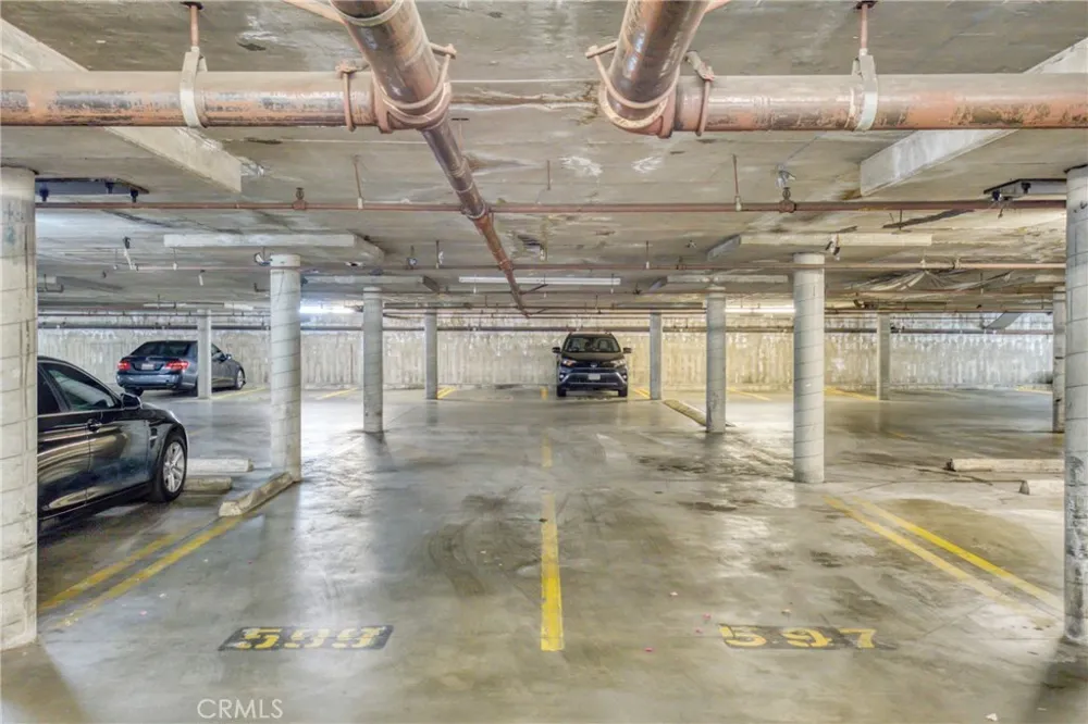 5460 White Oak Avenue #F105 Encino, CA 91316