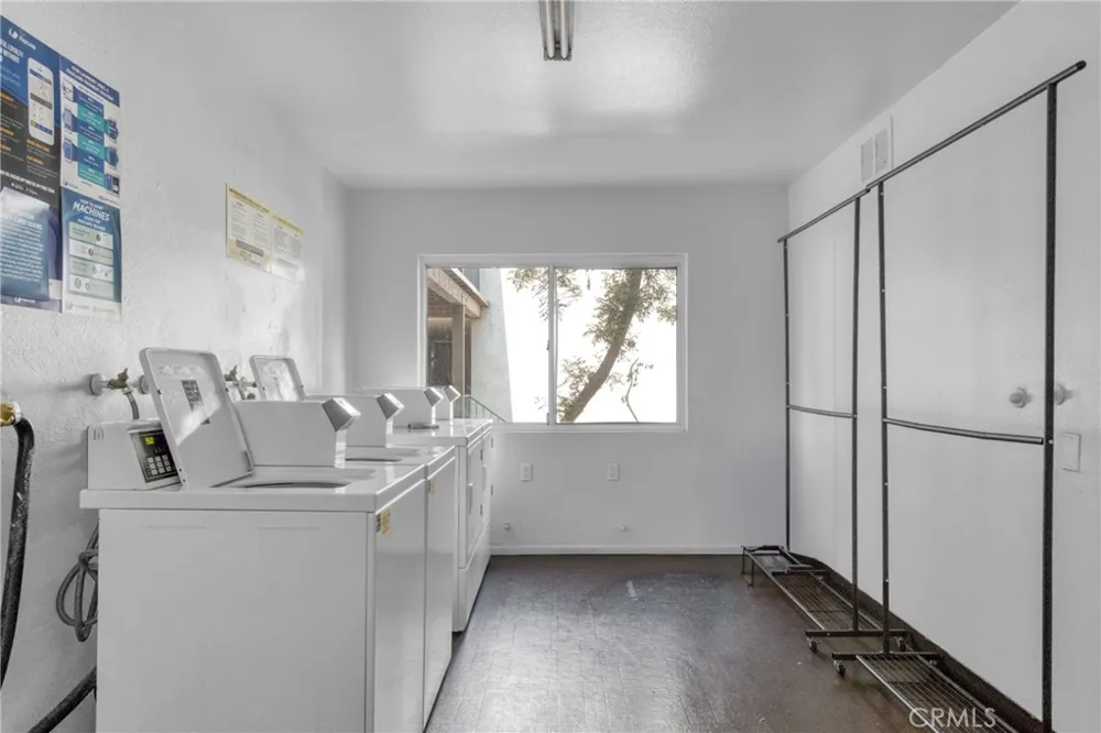 5460 White Oak Avenue #F105 Encino, CA 91316
