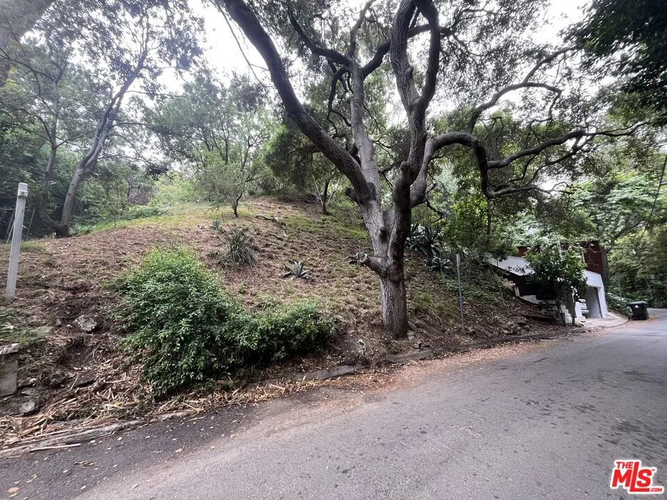 10074 Westwanda Drive Beverly Hills, CA 90210