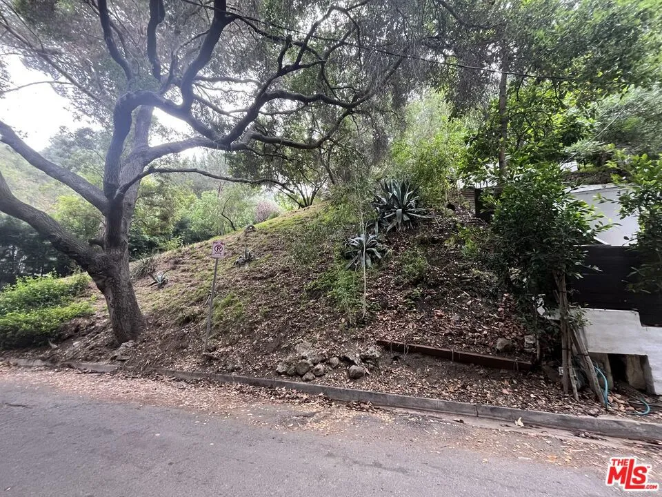 10074 Westwanda Drive Beverly Hills, CA 90210