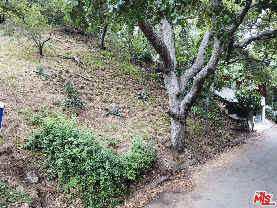 10074 Westwanda Drive Beverly Hills, CA 90210
