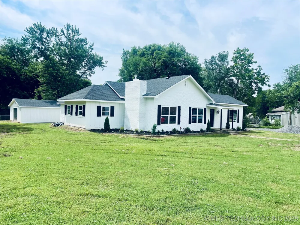 305 E Hickory Avenue Fort Gibson, OK 74434