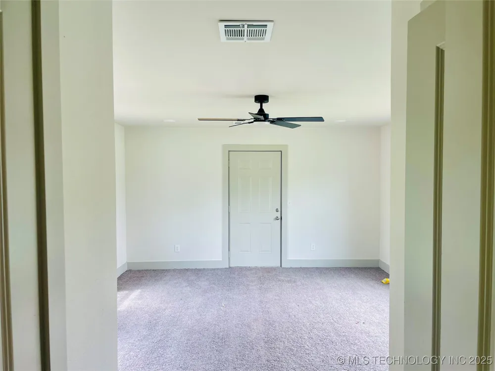 305 E Hickory Avenue Fort Gibson, OK 74434