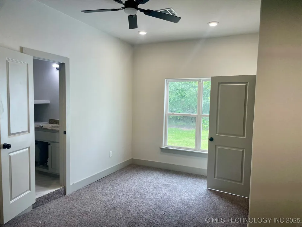 305 E Hickory Avenue Fort Gibson, OK 74434