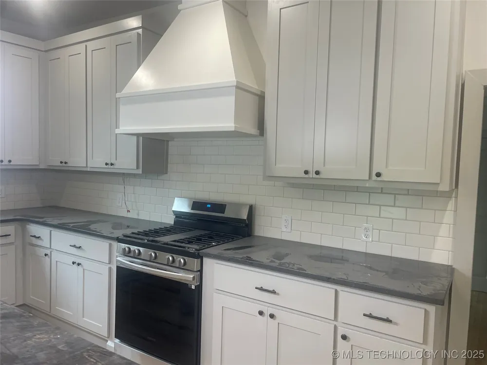 305 E Hickory Avenue Fort Gibson, OK 74434