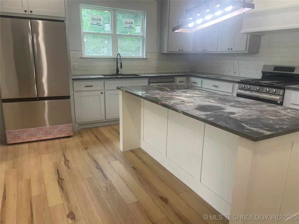 305 E Hickory Avenue Fort Gibson, OK 74434