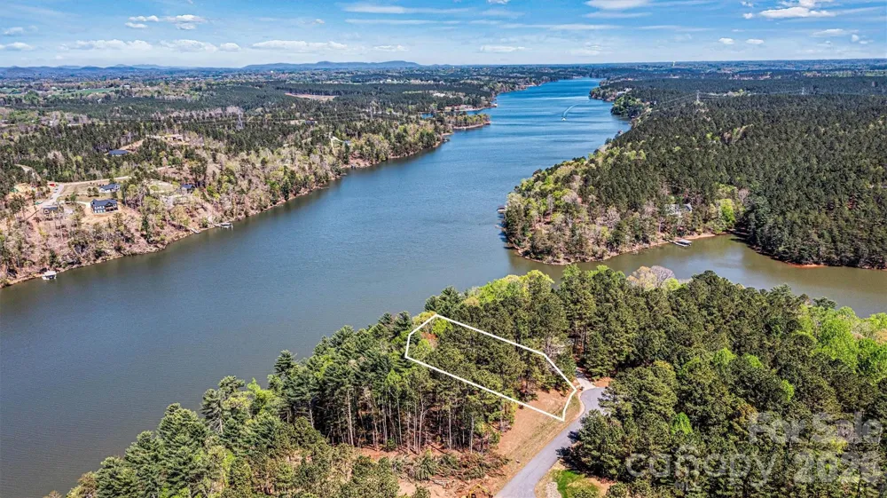 106 Pier Point Drive Connelly Springs, NC 28612