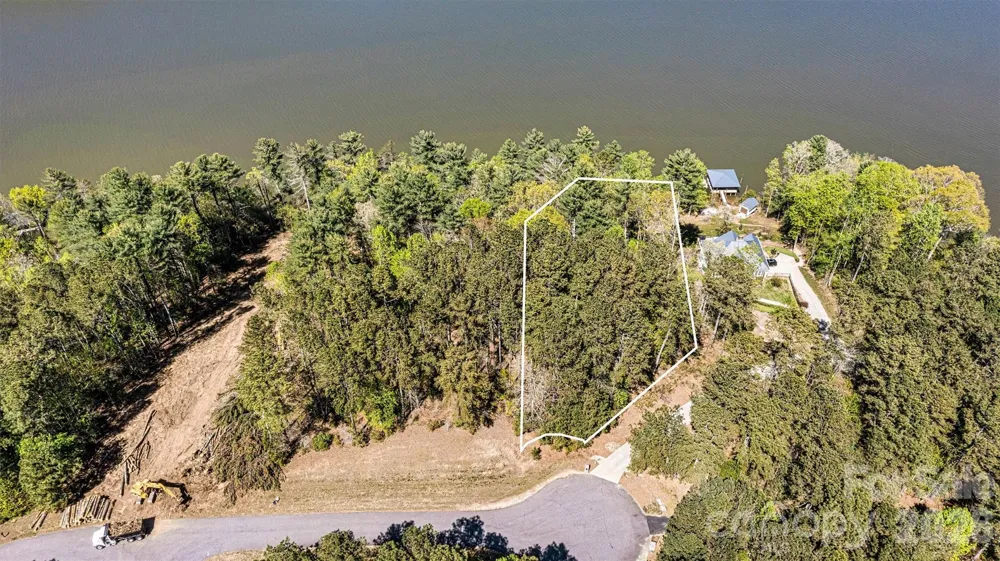 106 Pier Point Drive Connelly Springs, NC 28612